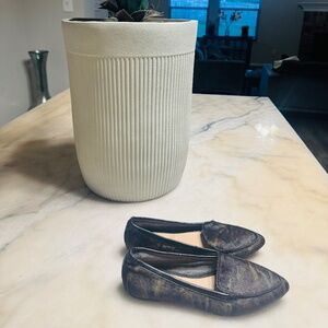 Brand New women’s flat camo shoe